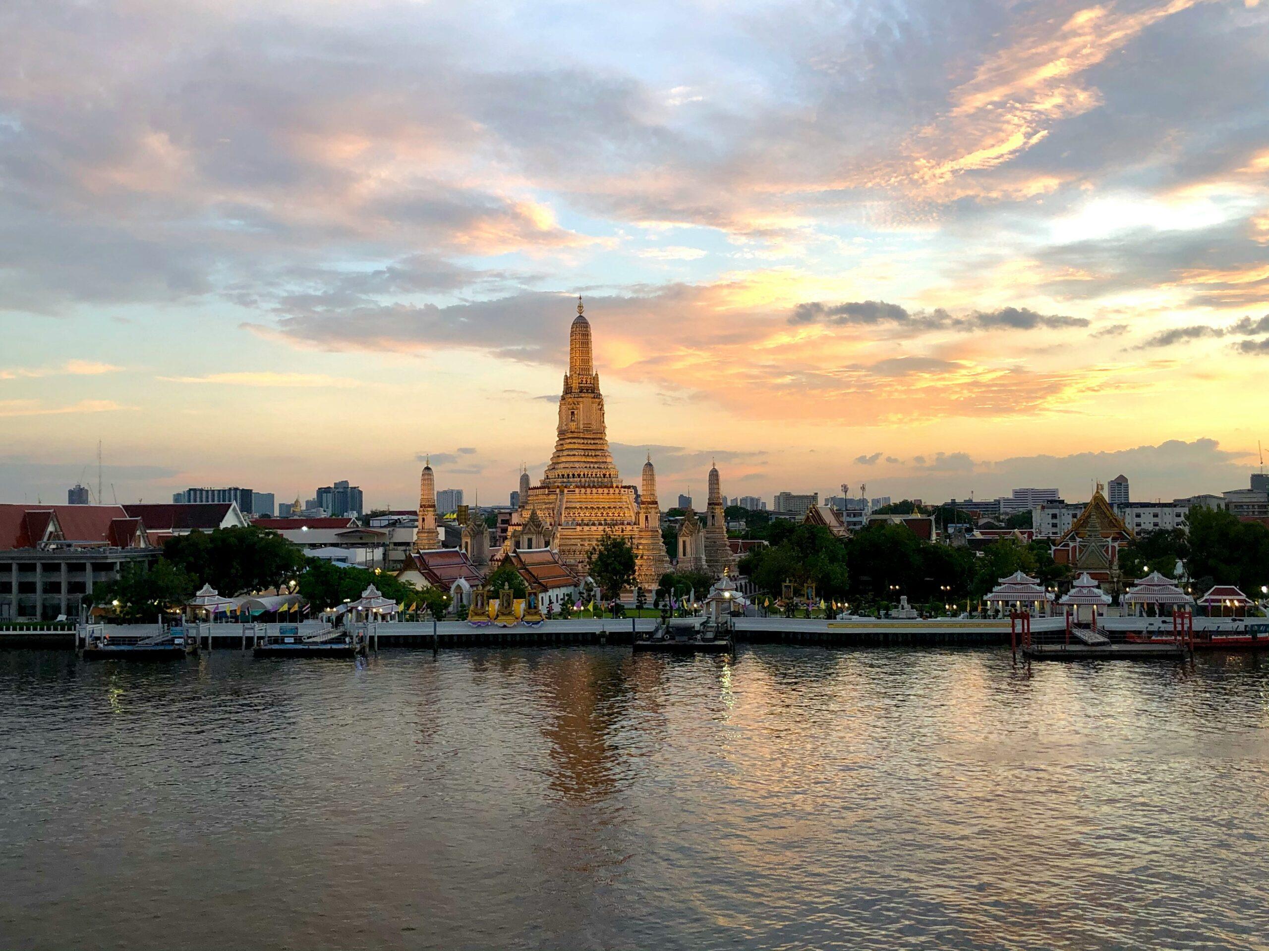 Bangkok Pattaya Thailand tour packages - city skyline and beach